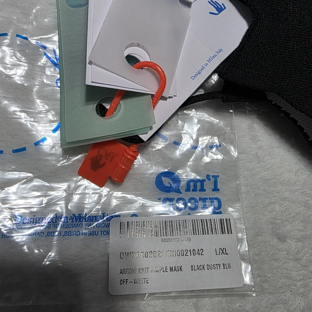 NWT Off-White Arrows motif face mask Black Blue L/XL
